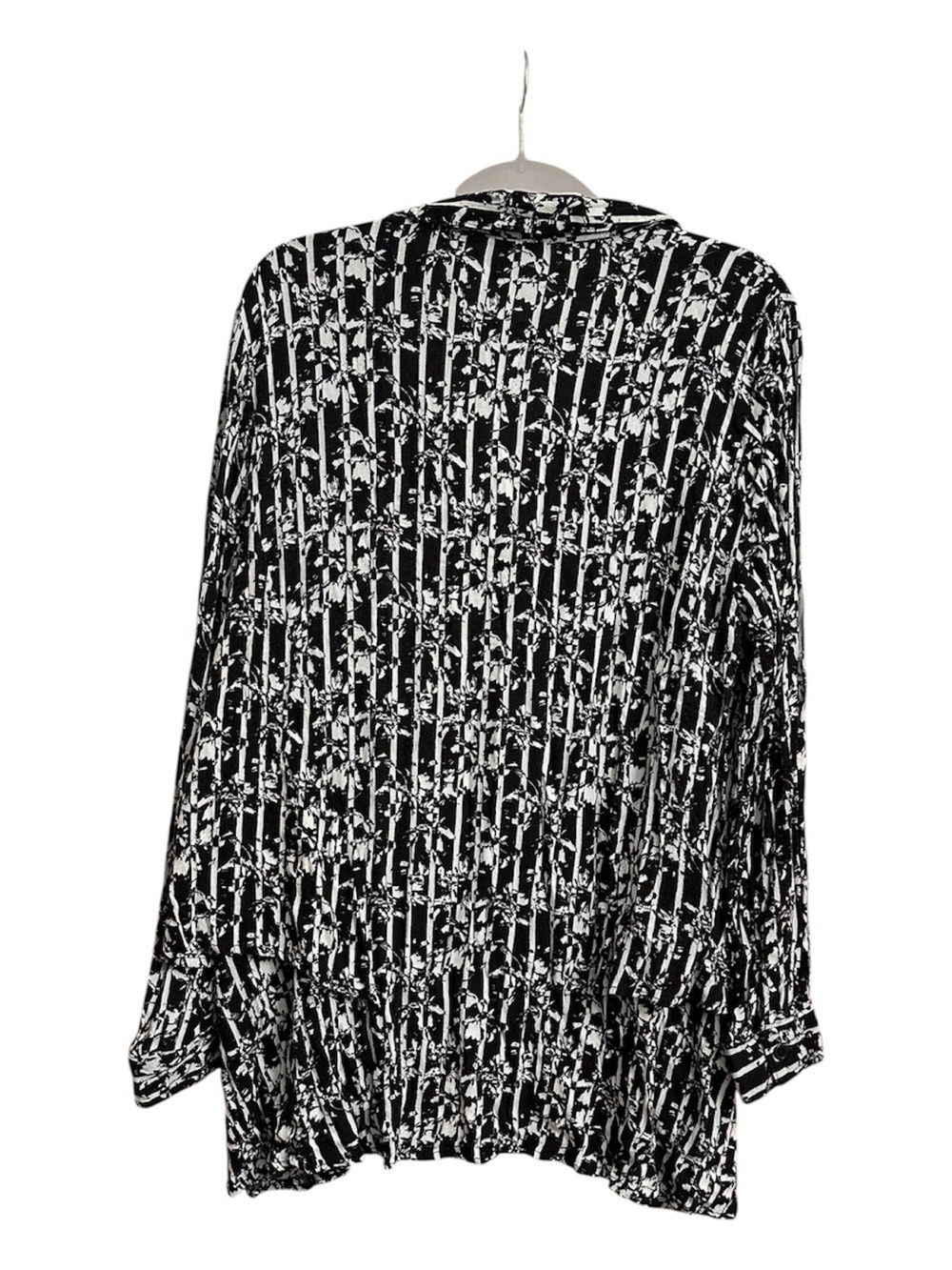 Cupio Draped Overlay Black & White Abstract Patterned 3/4 Sleeve Button Down Top - Picture 3 of 8